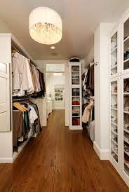 Ideas And Advantages Of Walk In Closets