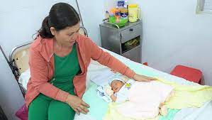 Bé gái sơ sinh bị bỏ rơi đã được mẹ đến nhận lại - Báo Tây Ninh Online