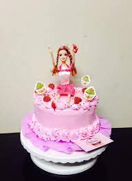 Tortita de merengue para una amiga #fiestera 😋#barbie #juerga #party #cake  #miskitrujillo 