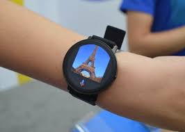 رصد ساعة Google Pixel Watch 2 على منصة Google Play مع المواصفات الرئيسية