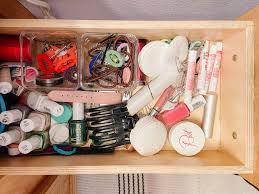 how to organize makeup in drawers