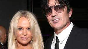 Jun 27, 2021 · now there are new photos of them dressed for pamela anderson and tommy lee's beach wedding. Pamela Anderson Greets Ex Husband Tommy Lee With A Kiss At Peta Party Entertainment Tonight