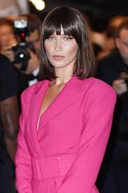 In december 2016, the industry voted her model of the year for model.com's model of the. Frisuren Zwillinge Bella Hadid Tragt Beach Blondes Haar A La Gigi Hadid Vogue Germany