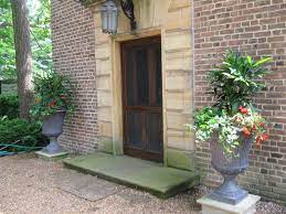 Garden Urns A Style Guide Kenneth