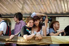 File:Cute teenage lesbian couple (6323444574).jpg - Wikimedia Commons