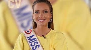 Amandine petit has competed against 28 contestants, whose ages ranged from 18 to 24 years. Amandine Petit Miss France Malediction Son Compagnon L Abandonne Elle Raconte Tout