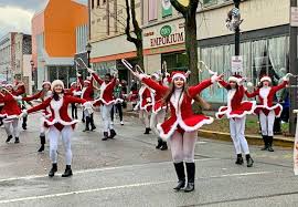 New Kensington Christmas parade dazzles with dancers, fire engines, Santa and even (fake) snow | TribLIVE.com