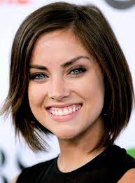 A good haircut will highlight your favorite facial features like your cheekbones or lips, but it all depends on the style you are looking to achieve. Jessica Stroup Short Hairstyles Popular Haircuts Oval Face Hairstyles Medium Hair Styles Short Hair Styles For Round Faces
