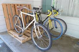 Je nachdem, ob sie das fahrrad griffbereit in der wohnung unterbringen. 16 Ideen Wie Du Eine Fahrrad Wandhalterung Selber Bauen Kannst Diy