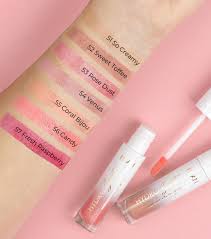 lip gloss with natural oils hydro boost