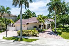 houses for with pool in boca raton