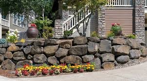 Using Boulders In Landscaping