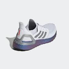 A running shoe that's just as at home on the streets as it is in the gym, the ultraboost is so stylish, you'll want to wear it every single day. Adidas Ultraboost 20 Schuh Grau Adidas Deutschland