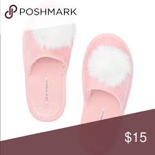 New Victorias Secret Pink Pom Pom Slippers Medium These Are