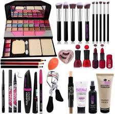 7 makeup gift sets under rs 1500 from