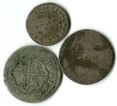 España - Lotes y colecciones - Nº 05345 - DVC - Conjunto de 3 monedas  Falsas de época, 2 de 2 reales y una de 1 real, de Felipe V y Carlos III -  Filatelia Monge