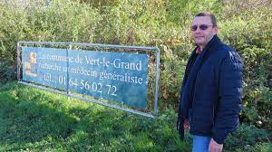 Sans médecin généraliste depuis six mois, Vert-le-Grand déploie une  banderole pour lancer un SOS - Le Parisien