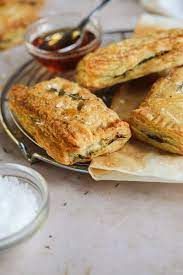 spinach puff pastries