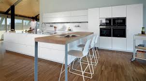 Incluir cocinas con barra dentro de casa es una opción altamente moderna que garantiza la espectacularidad de tus zonas para preparar comidas, inmediatamente. Cocinas Con Barra Ideas Y Fotos De Cocinas Con Barras De Desayuno