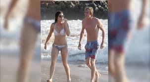 Music, lucy hale style, outfits, clothes and latest photos. Stars Video Lucy Hale Mit Sexy Freund Am Strand Prosieben