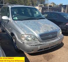 wrecking 2002 kia carnival for parts