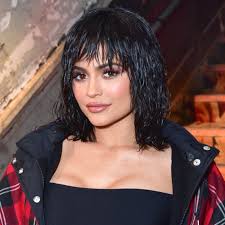 Kylie jenner's street style is edgier and bolder than her sister kendall's. Every Kylie Jenner Haircut And Hair Color Transformation Of 2017 Allure
