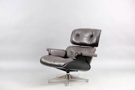 Does your living space crave that perfect accent piece to tie it all together? Mid Century Brown Leather Lounge Chair By Charles Ray Eames For Vitra Bei Lieber Mobel Kaufen