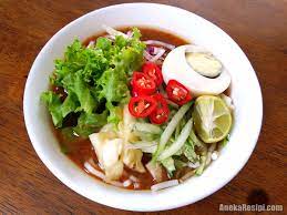Asam laksa is one of the most popular noodle dishes and is synonymous to the island of penang. Resepi Laksa Penang Sedap