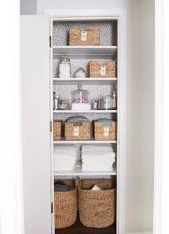 Check out these easy ways to organize your linen closet, so you can store your despite how much clutter you've stashed in there over the past few years, you can easily tackle any of these linen closet organization ideas as your next weekend project. Amazing Before And After Linen Closet Makeover Helpful Organization Tips