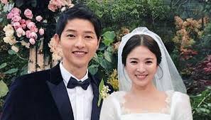 Song joong ki and song hye kyo release gorgeous wedding photos soompi. Did Song Joong Ki Song Hye Kyo Lie About Their Marriage Status Couple Reportedly Left Home Months Ago