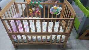 baby crib adjule height mattress
