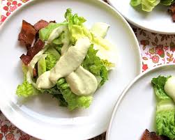 del frisco style salad with avocado