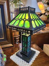 Green Stained Glass Table Lamp