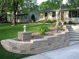 Curved Retaining Walls In Your Landscape