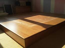 Ein eigenes büro auf einem podest bauen und das bett im podest verstecken. Schlafzimmer Ebay Kleinanzeigen Ikea Hack Aufbewahrung Paletten Bett