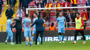 Kayserispor 9 kişiyle tarih yazdı... Kayserispor Antalyaspor maç sonucu 5  Aralık 2021