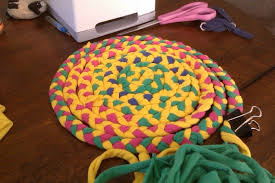 make beautiful rugs from old t shirts