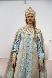 Jika berbicara tentang model baju gamis terbaru yang sangat populer di kalangan wanita muslimah saat ini. Idei Na Temu Russian Dress 62 Russkaya Moda Tradicionnye Platya Narodnyj Kostyum
