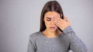swollen eyelids what causes
