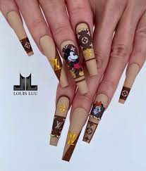 Louis Luu on Instagram: “Mickey/LV for Autumn ♥️ Using foil transfer and  nail art stickers from Nailikes.com 🔥 #nails #nai… | Unhas bonitas, Unhas  decoradas, Unhas