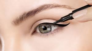 how to apply eyeliner like a pro