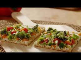 how to make veggie pizza squares