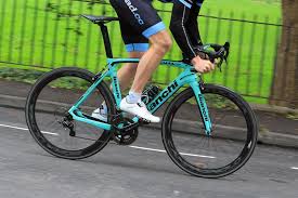 Taking a step down in price and spec, the xr3 (for which the price above represents) looks almost identical to its more expensive sibling, although bianchi says it's not quite as fast. Review Bianchi Oltre Xr4 Super Record Road Cc