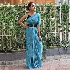 How to wear a saree. How To Style Your Sarees With Belts
