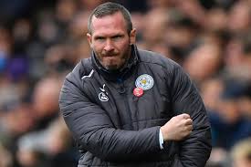 Lincoln manager michael appleton diagnosed with testicular cancer and confirms he will be taking a break as he is set to have surgery to remove the tumour this week. Hibs Hoping Sir Alex Ferguson S Hairdryer Has Blown Michael Appleton In Right Direction Scotland The Times
