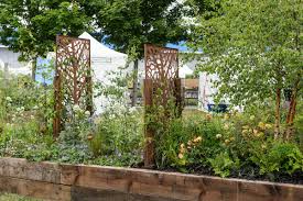 small garden ideas at bbc gardeners