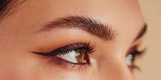 how to apply eyeliner tips from top