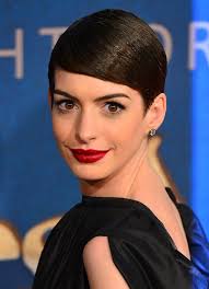 get the look anne hathaway s bold lip