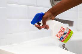 how to remove old caulk from a tub