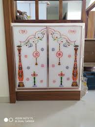 Temple Profile Glass Pooja Room